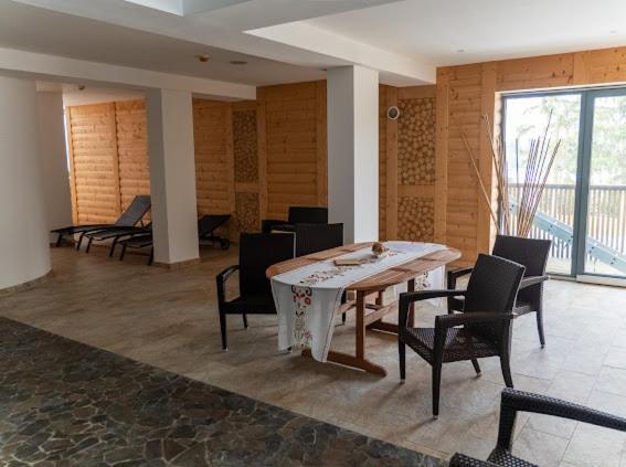 Arman Hotel 3*