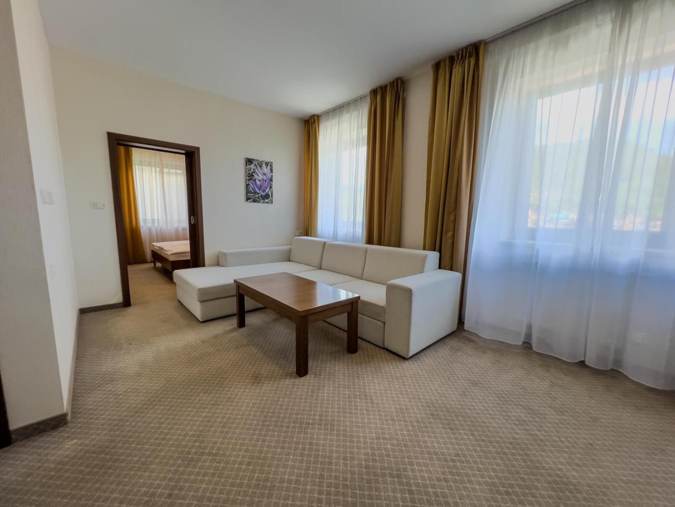 Arman Hotel