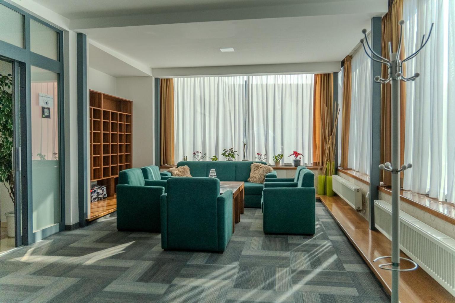 Arman Hotel