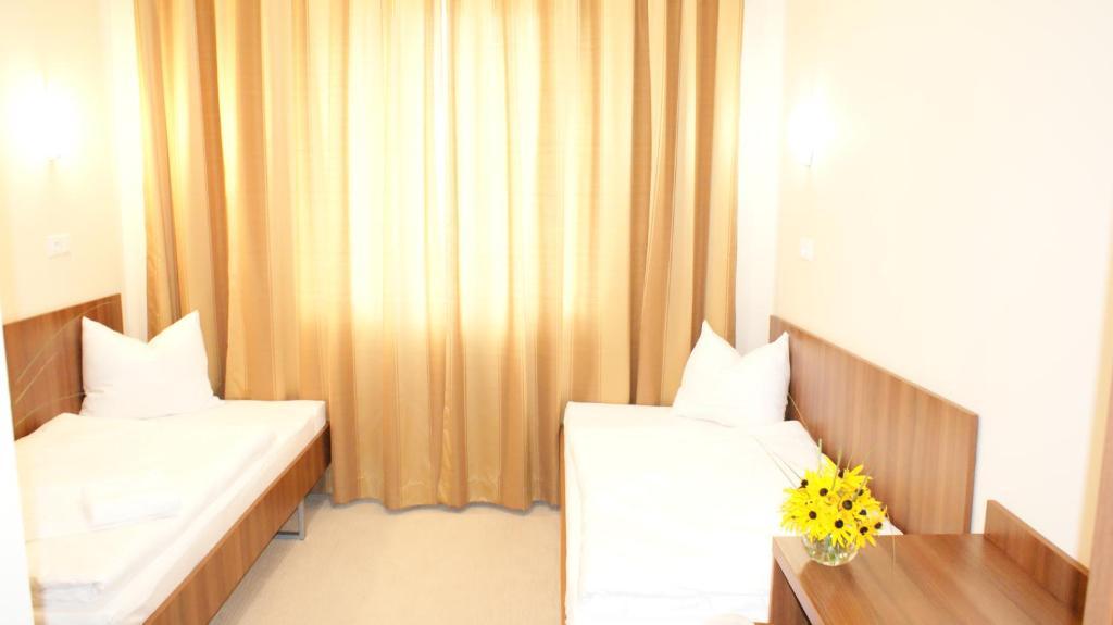 Hotel Arman 3*
