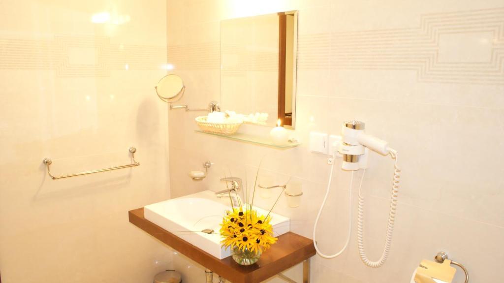 Arman Hotel