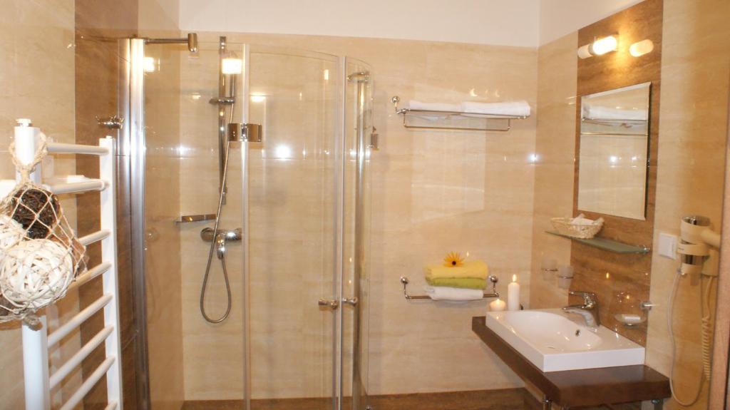 Hotel Arman 3*